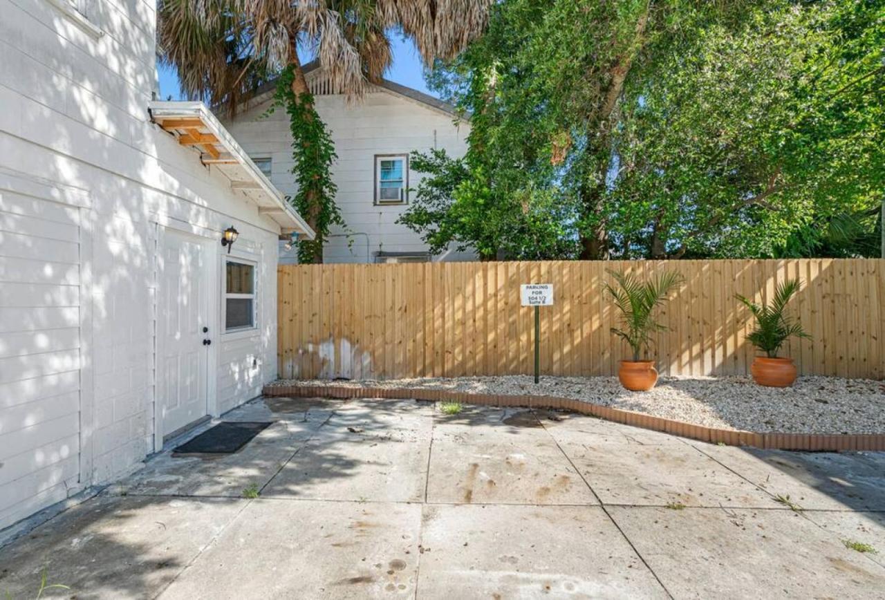 South Location Efficiency Apartment Tampa